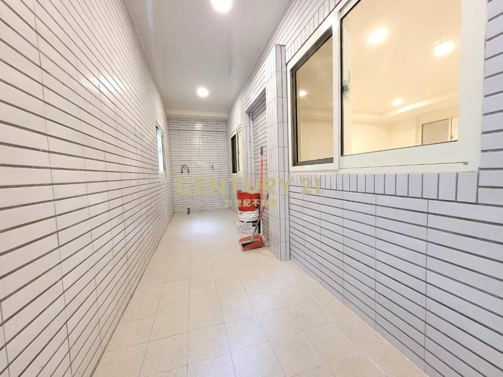 愛七街力行市場G09全新裝潢6米寬店面