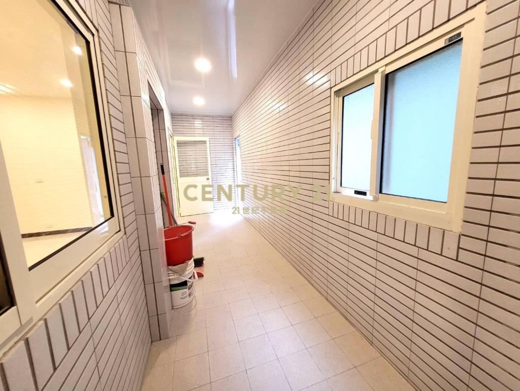 愛七街力行市場G09全新裝潢6米寬店面