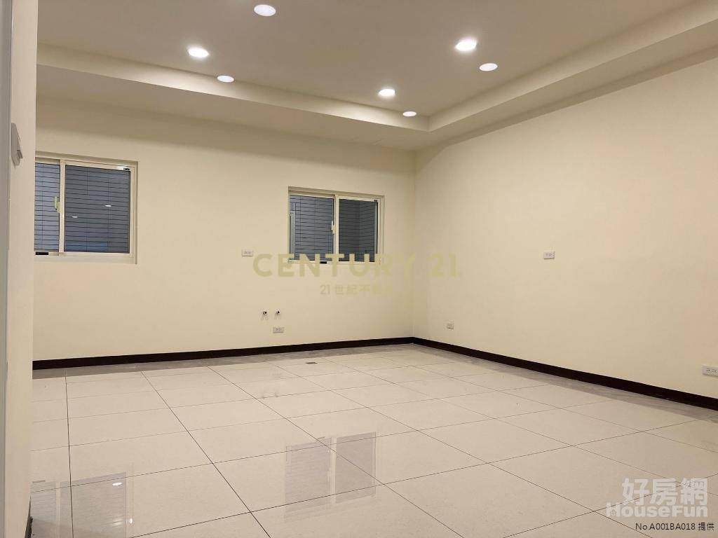 愛七街力行市場G09全新裝潢6米寬店面