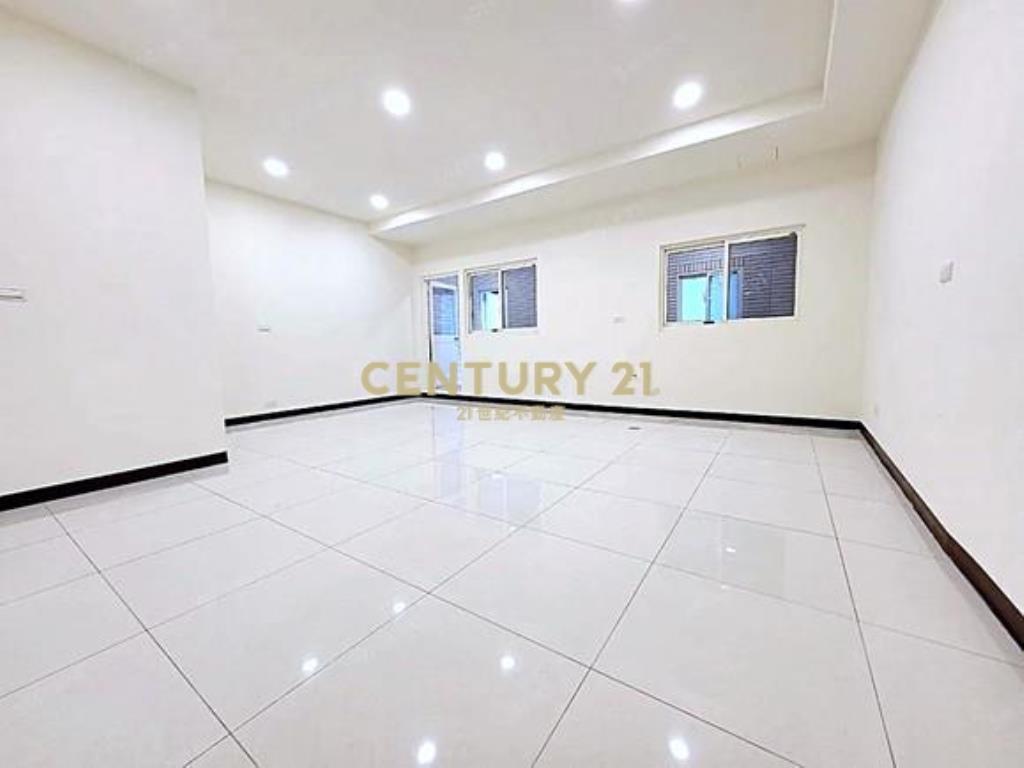 愛七街力行市場G09全新裝潢6米寬店面