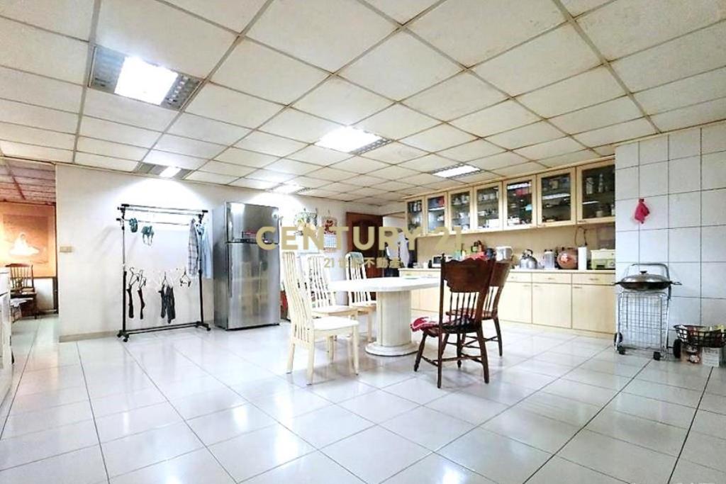 桃園站前民族路商圈四拼大坪效邊間4+1房