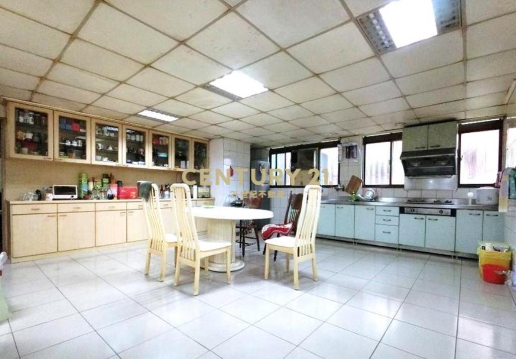 桃園站前民族路商圈四拼大坪效邊間4+1房