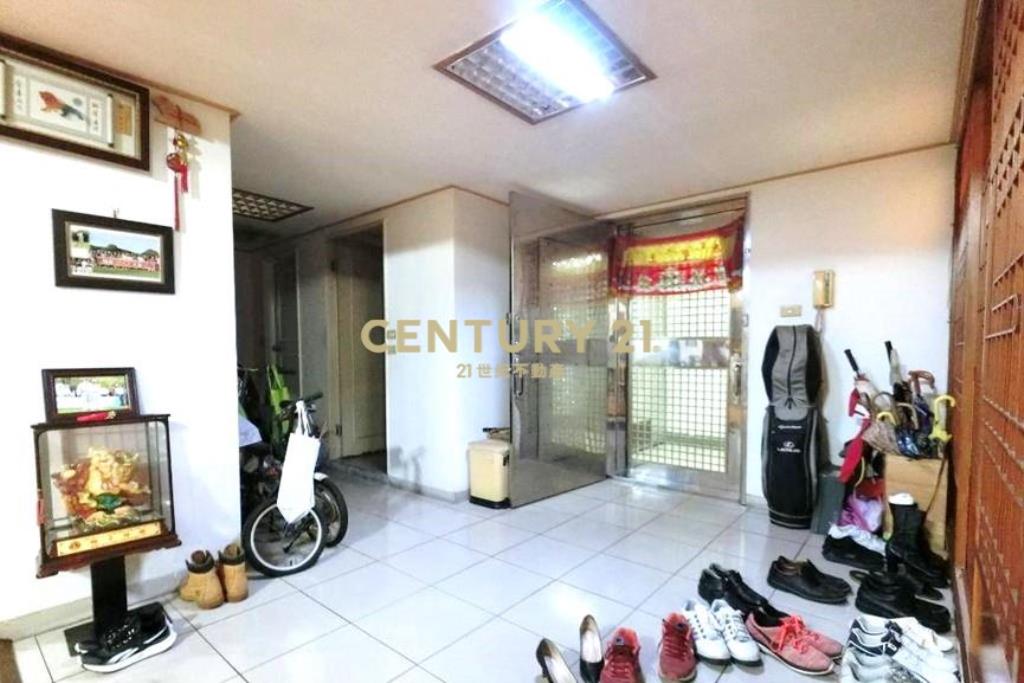 桃園站前民族路商圈四拼大坪效邊間4+1房