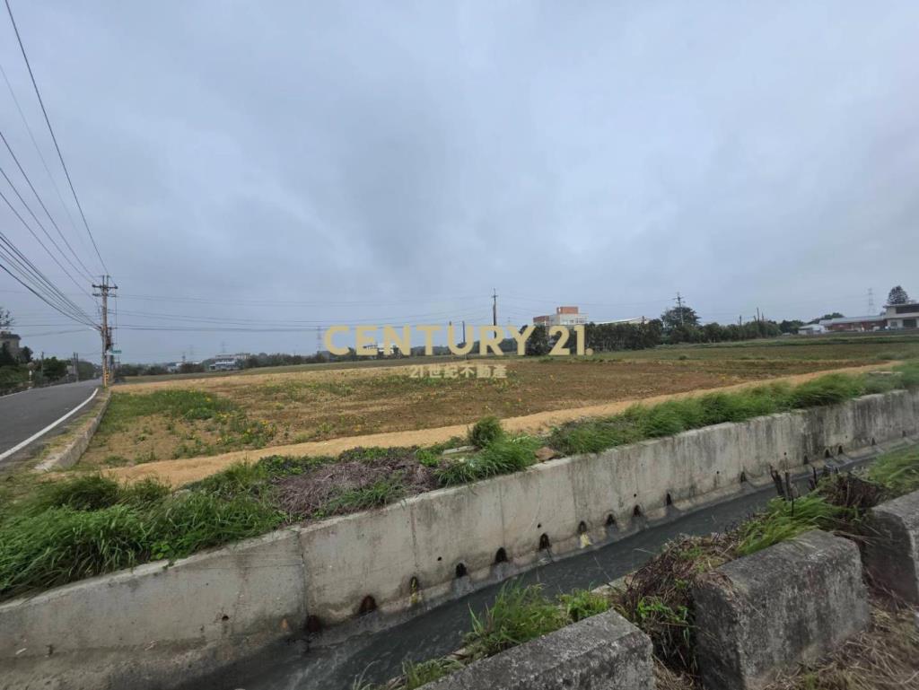 新屋石牌嶺段三面臨路農牧用地