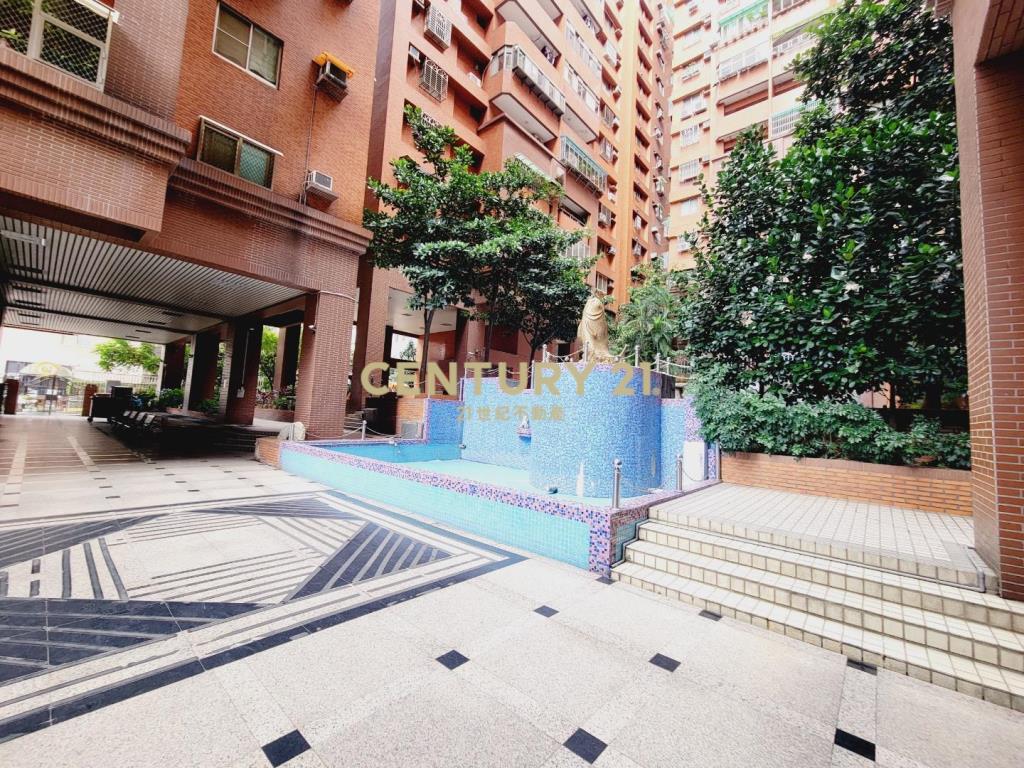 台北東京大有商圈正核心三房車