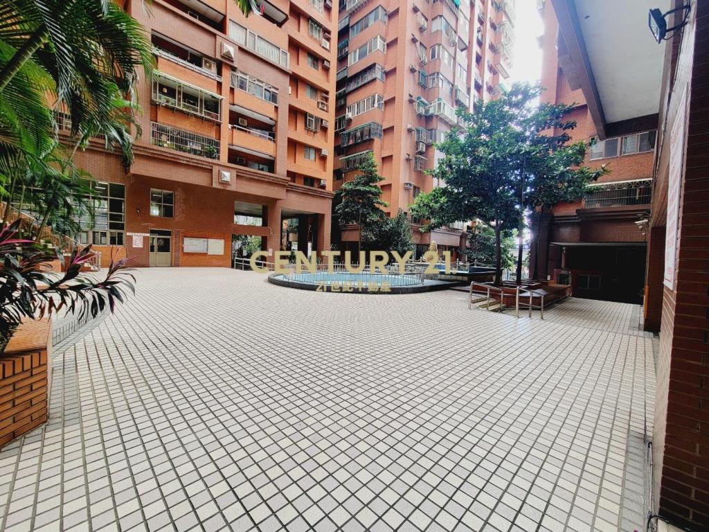 台北東京大有商圈正核心三房車