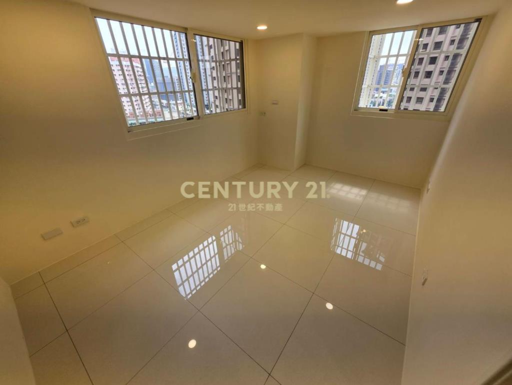 新洋房G10全新裝潢邊間景觀4房車