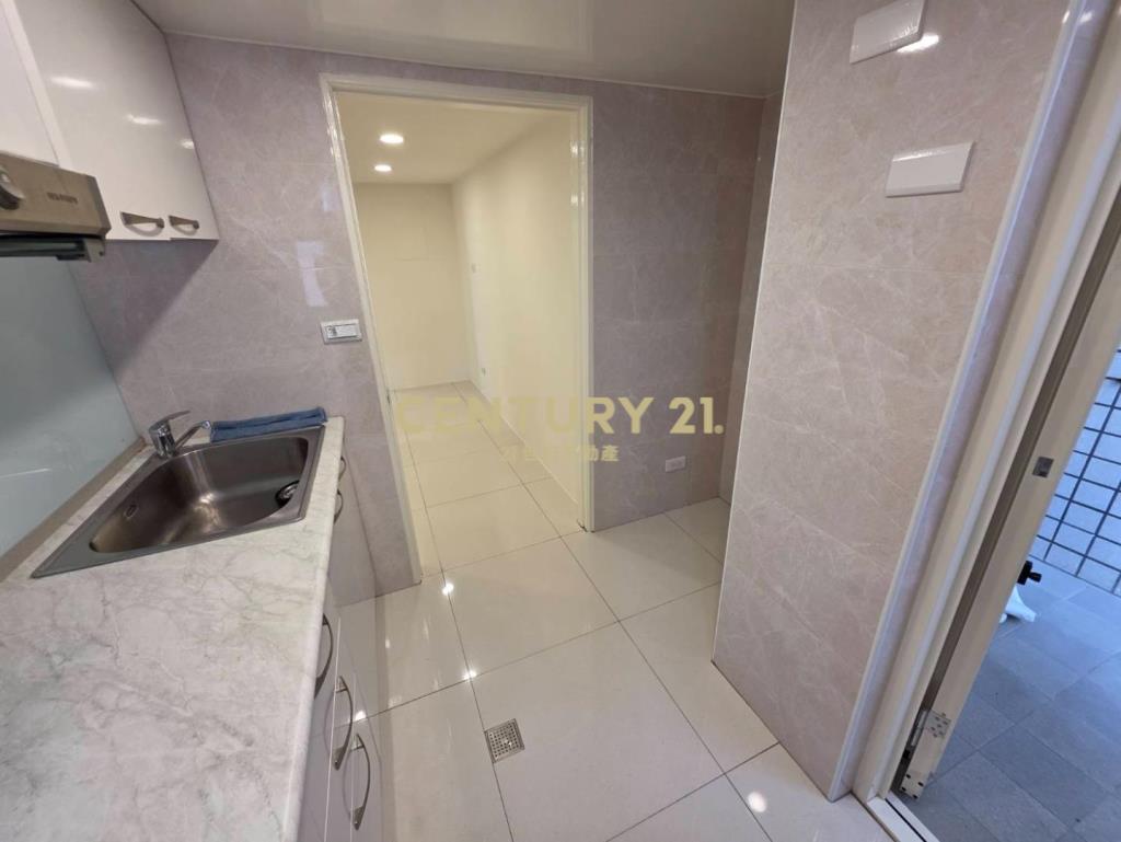 新洋房G10全新裝潢邊間景觀4房車