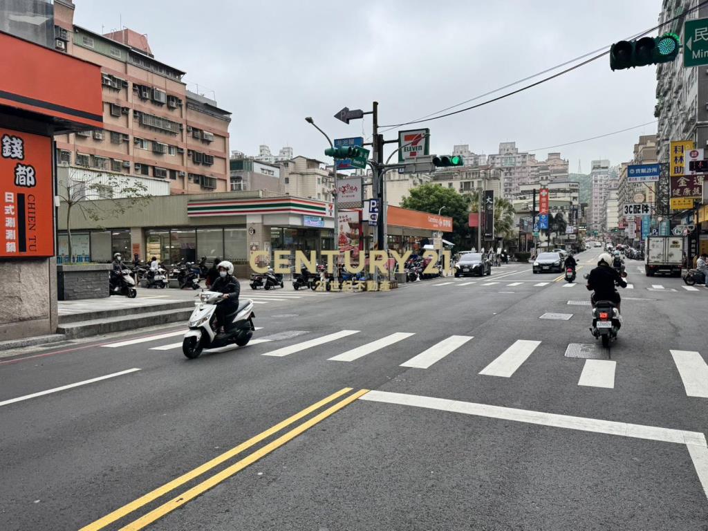 🔥公園第一排正臨路透店｜寶山公園