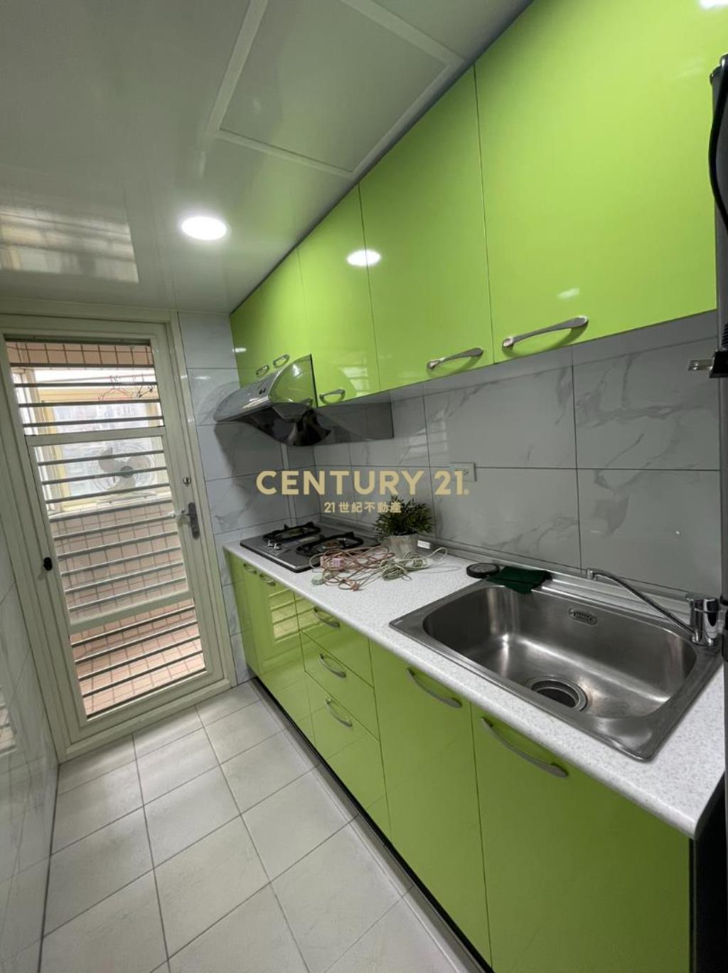 台北檳城全新裝潢收租3房車