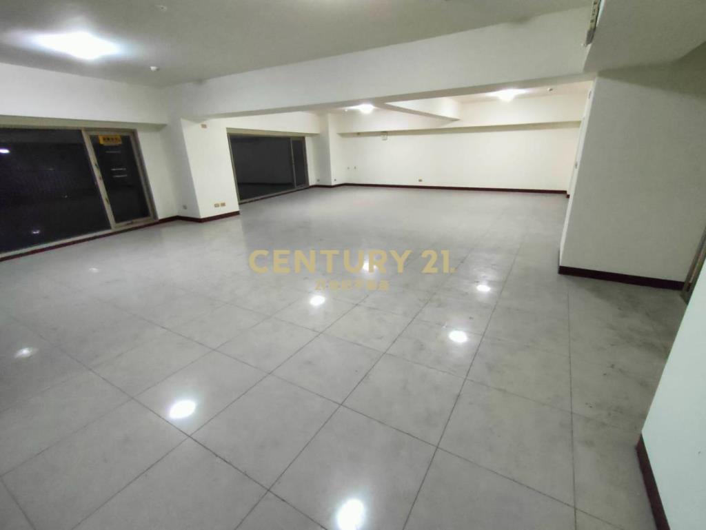 東京貴族小檜溪重劃區旁大坪效金店面