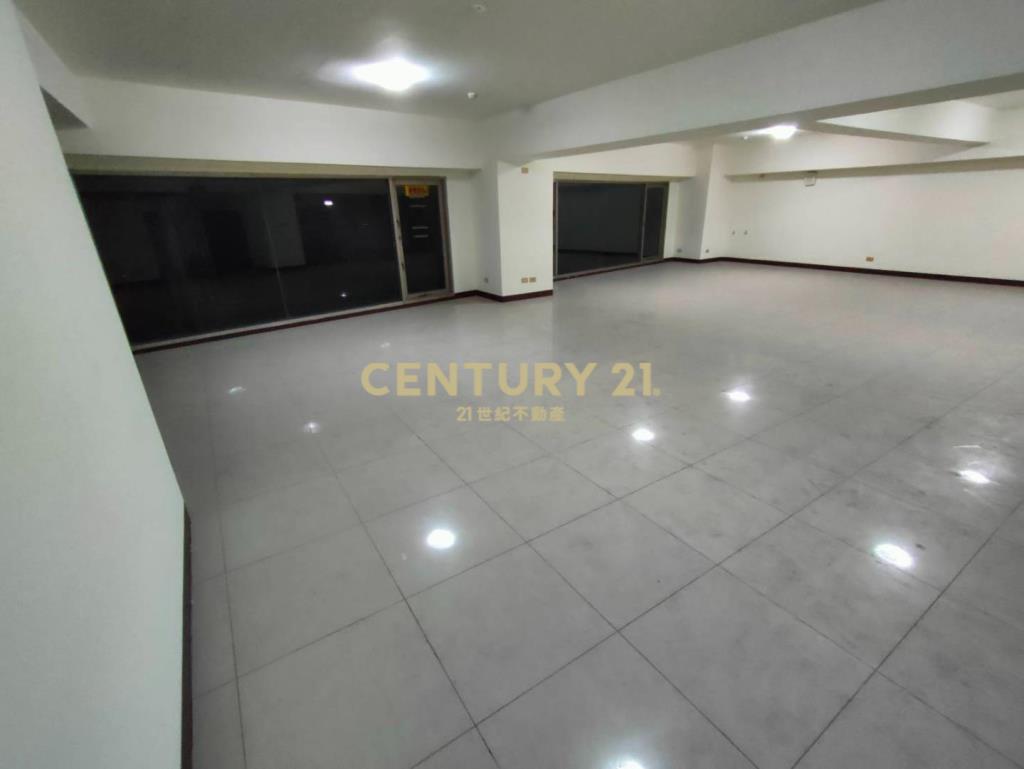 東京貴族小檜溪重劃區旁大坪效金店面