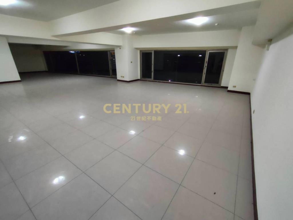 東京貴族小檜溪重劃區旁大坪效金店面