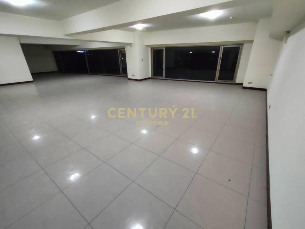 東京貴族小檜溪重劃區旁大坪效金店面