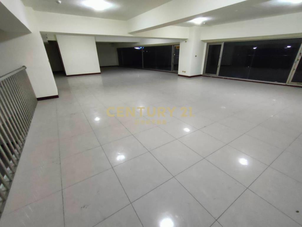 東京貴族小檜溪重劃區旁大坪效金店面