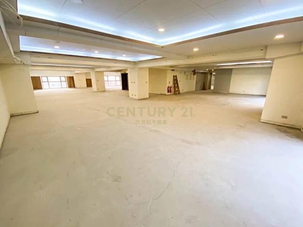 東京貴族小檜溪重劃區旁超低單價商辦