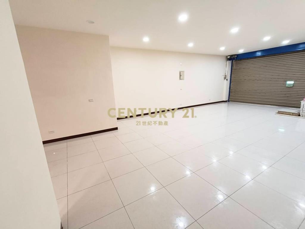 泰山街雙面臨路6米寬全新裝潢店面