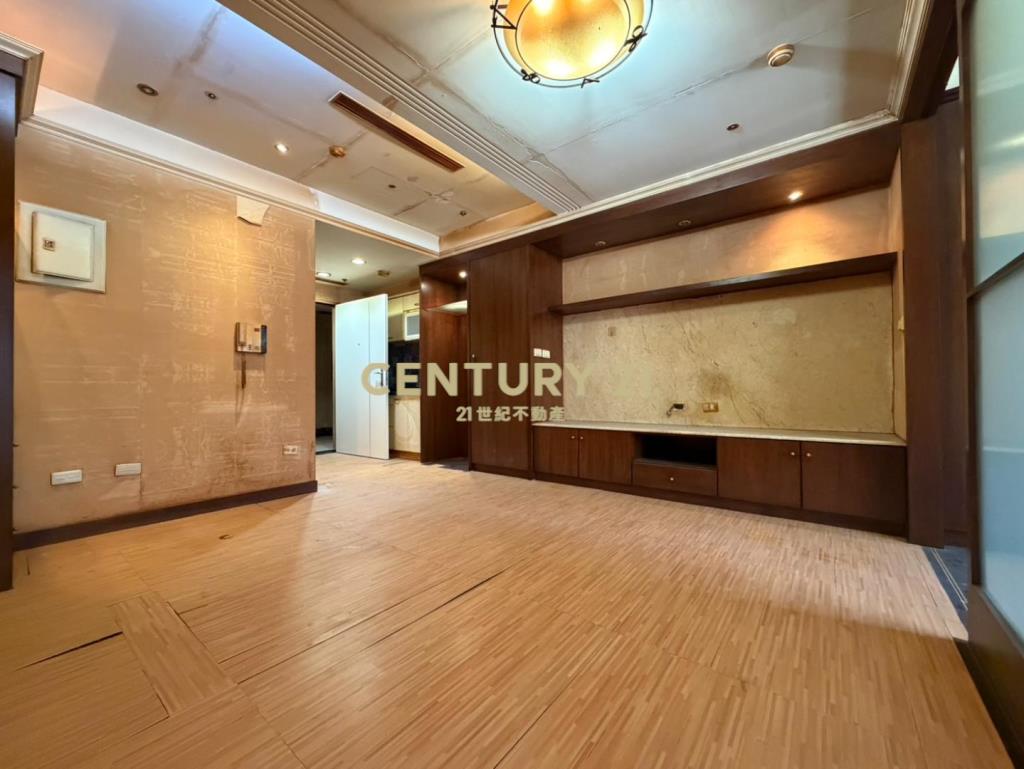 專任委託｜高雄愛河音樂中心採光美套房