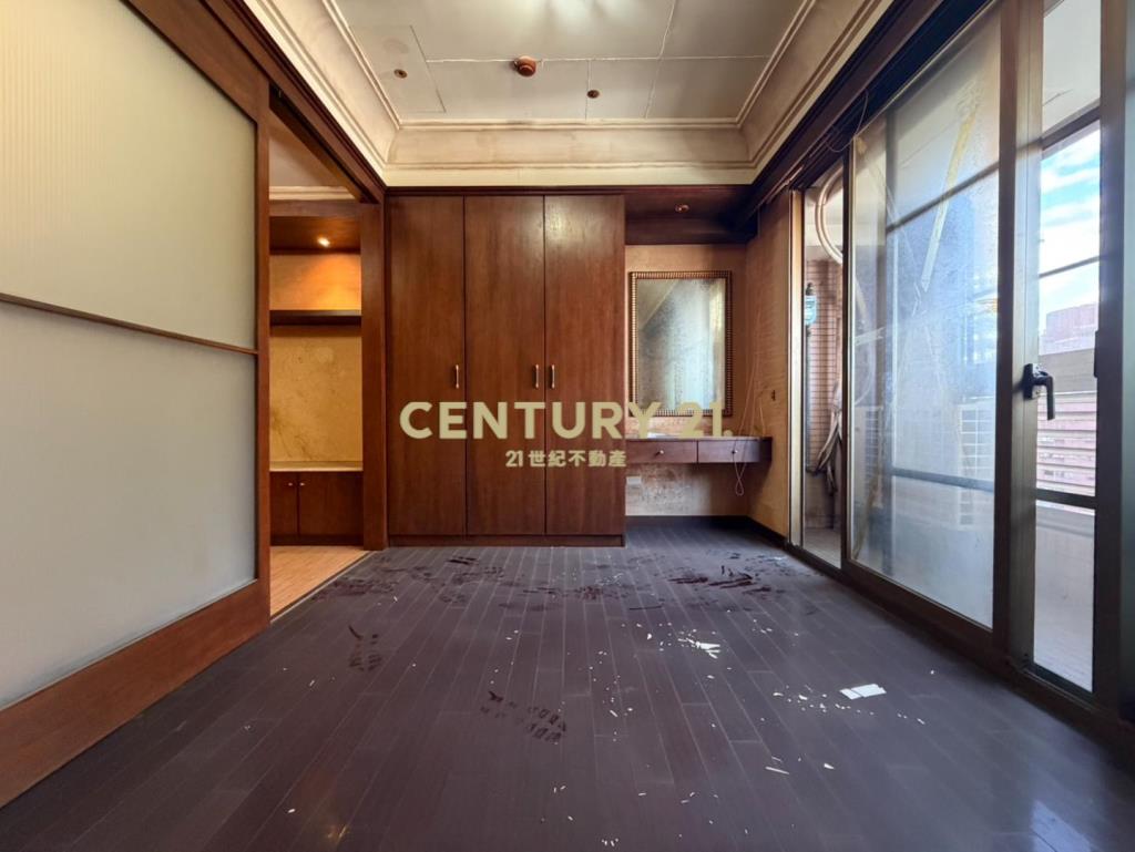 專任委託｜高雄愛河音樂中心採光美套房