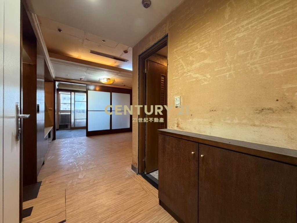 專任委託｜高雄愛河音樂中心採光美套房