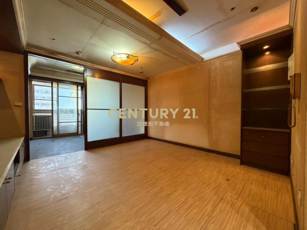 專任委託｜高雄愛河音樂中心採光美套房