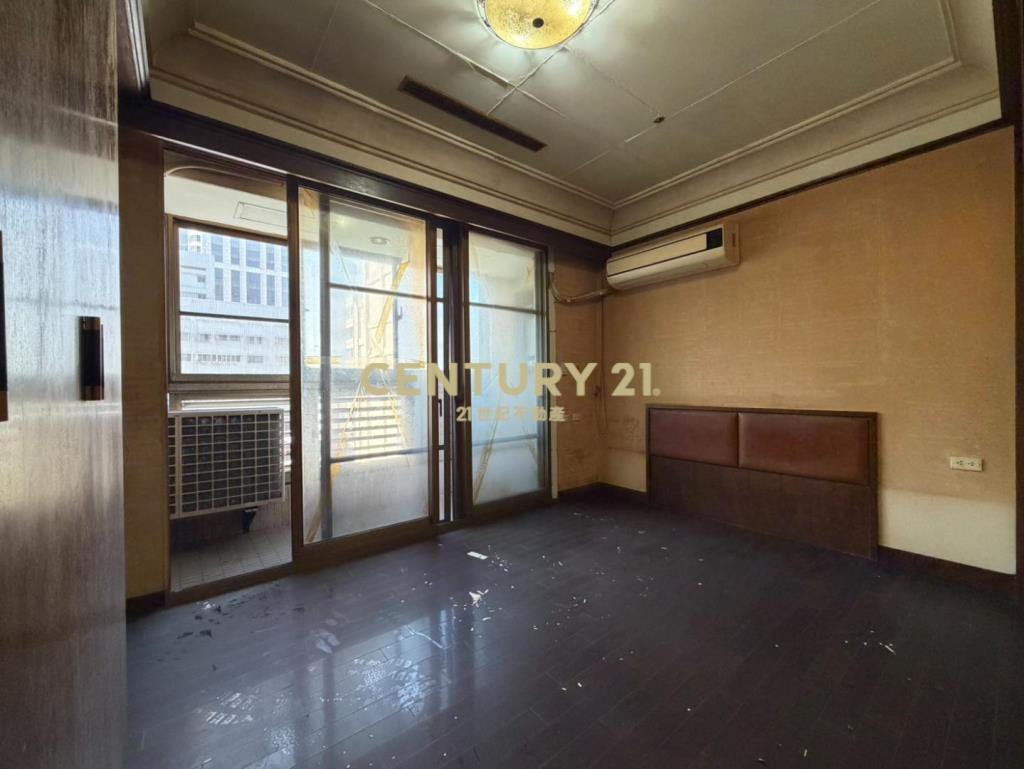 專任委託｜高雄愛河音樂中心採光美套房