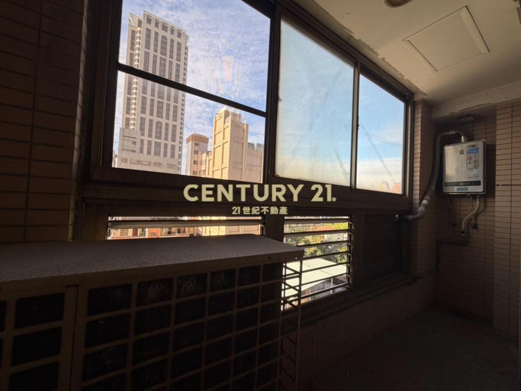 專任委託｜高雄愛河音樂中心採光美套房