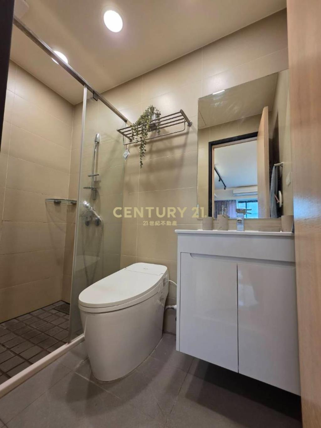 桃園站前G08東門國小裝潢3房+車位