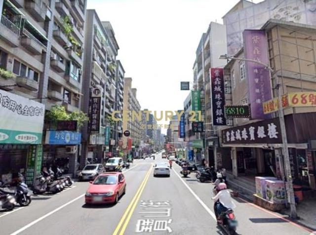 寶山街蛋黃區大坪效收租透天店面