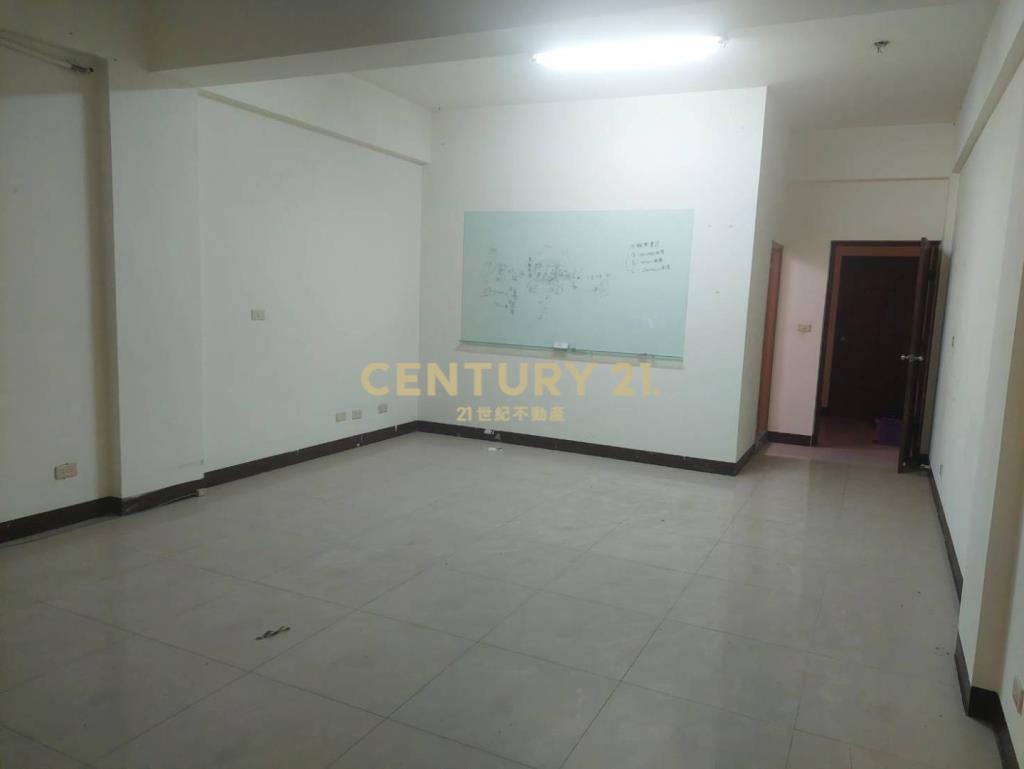 寶山街蛋黃區大坪效收租透天店面