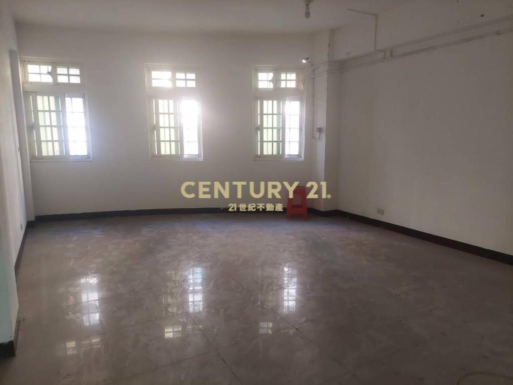 寶山街蛋黃區大坪效收租透天店面