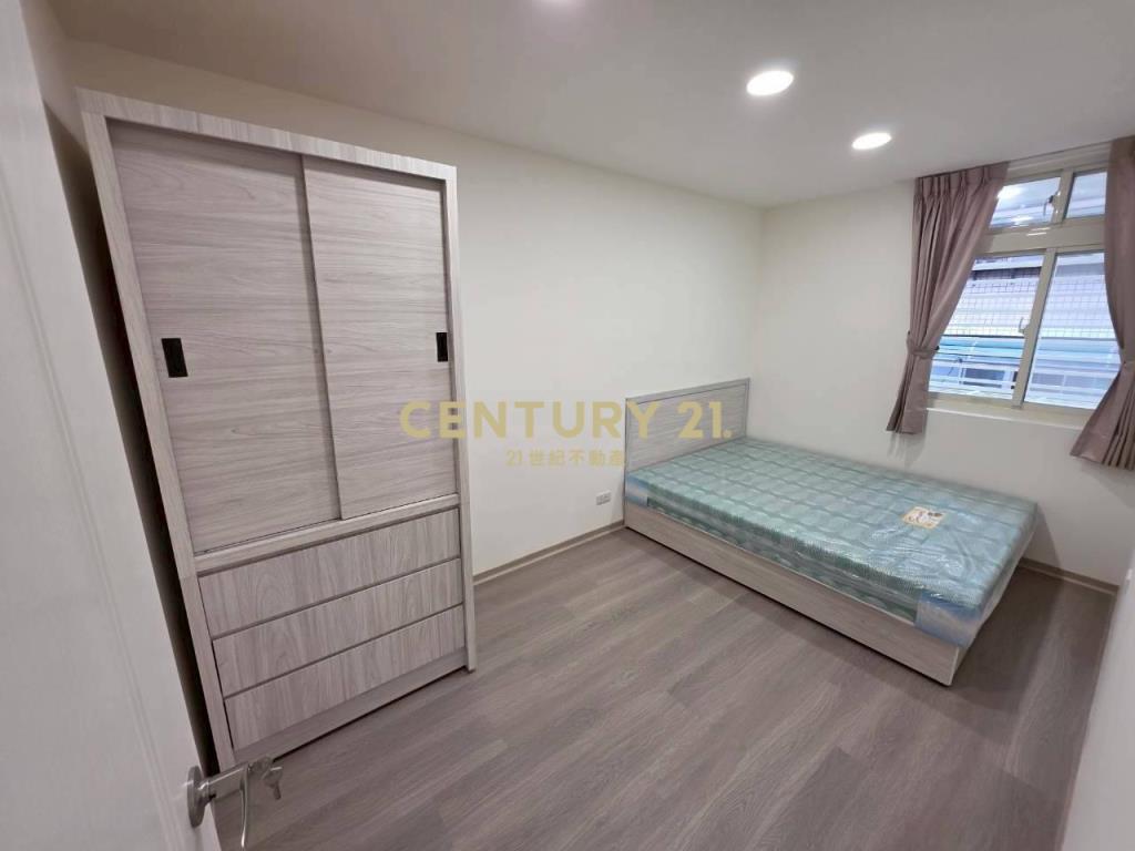 鶯歌鳳吉二街全新裝潢頂加4房公寓