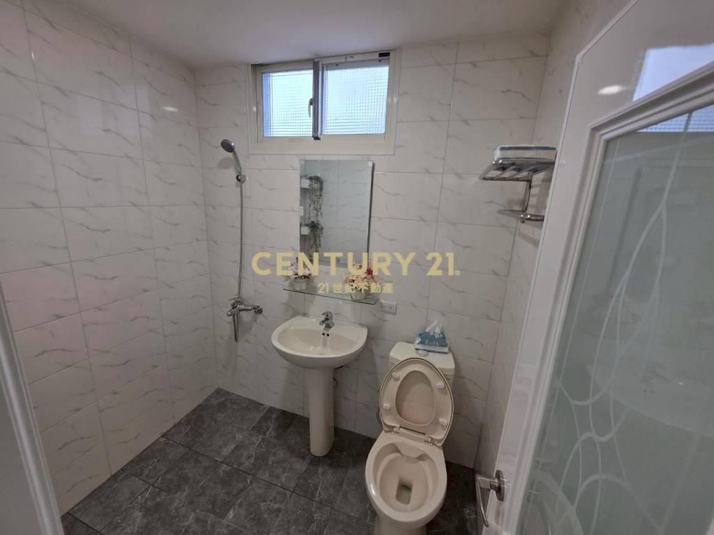 鶯歌鳳吉二街全新裝潢頂加4房公寓