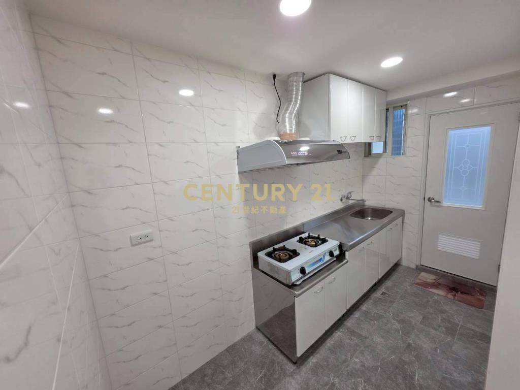 鶯歌鳳吉二街全新裝潢頂加4房公寓