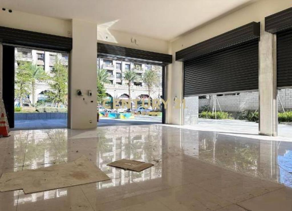 璟都劍橋三角窗雙拼收租店面+11車位