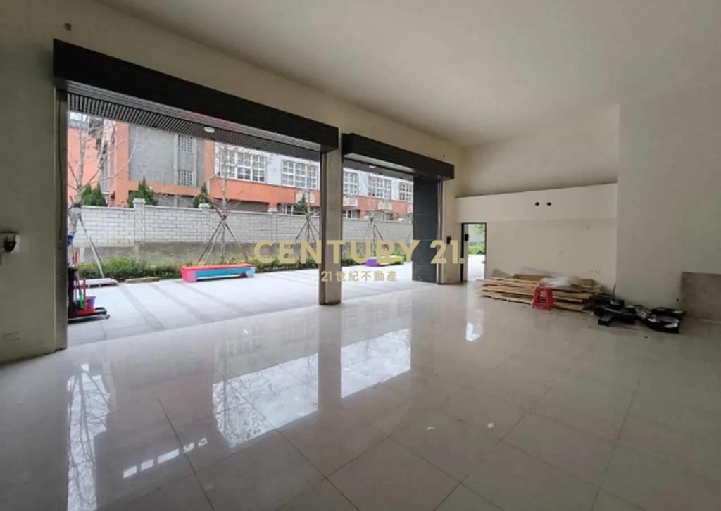 璟都劍橋三角窗雙拼收租店面+11車位