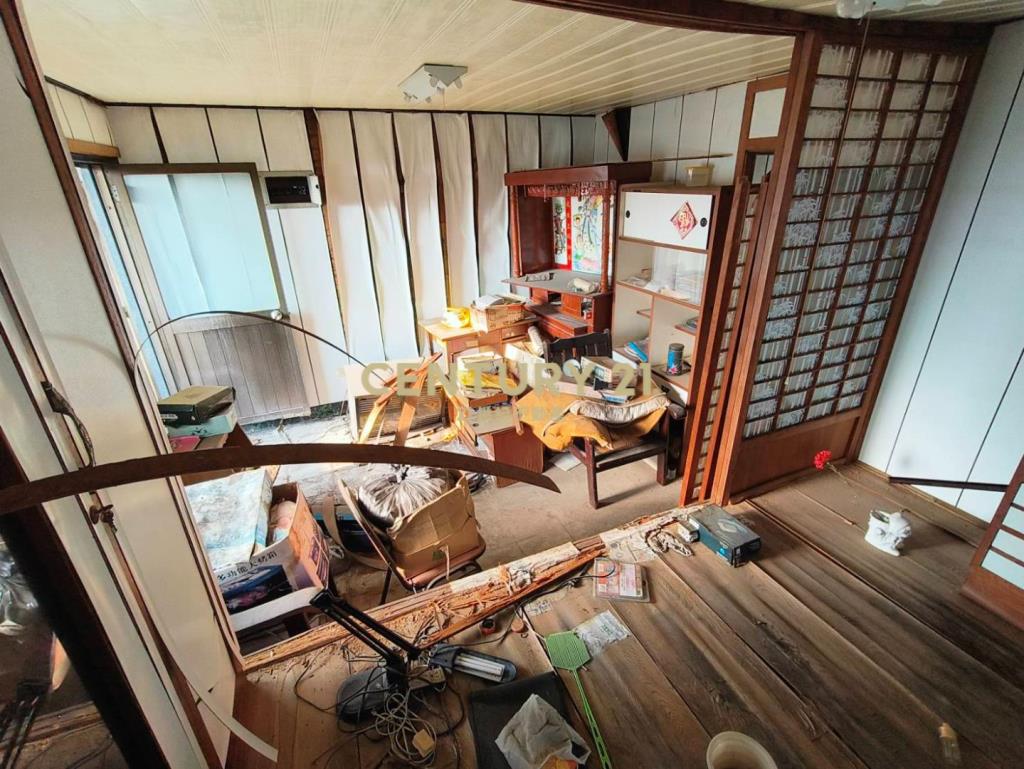 龜山幸福社區低總價6房頂加公寓(需整理)