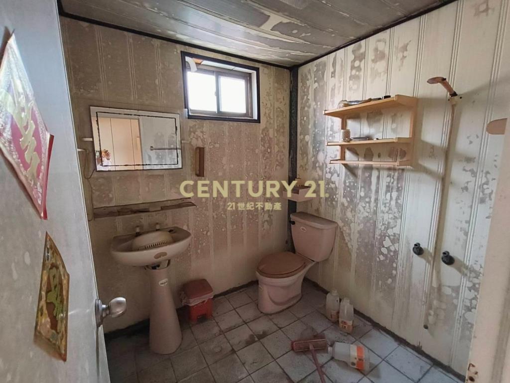 龜山幸福社區低總價6房頂加公寓(需整理)