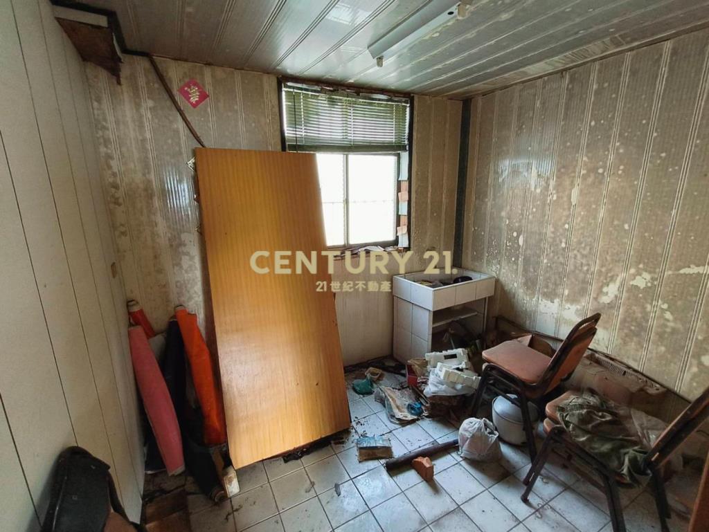 龜山幸福社區低總價6房頂加公寓(需整理)