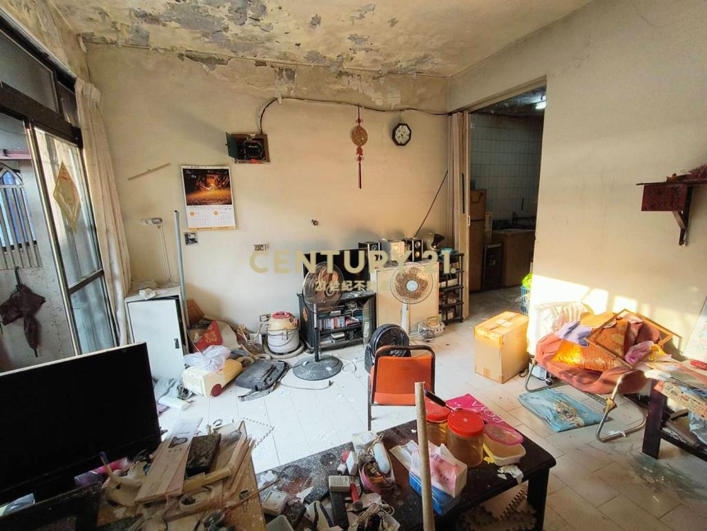 龜山幸福社區低總價6房頂加公寓(需整理)