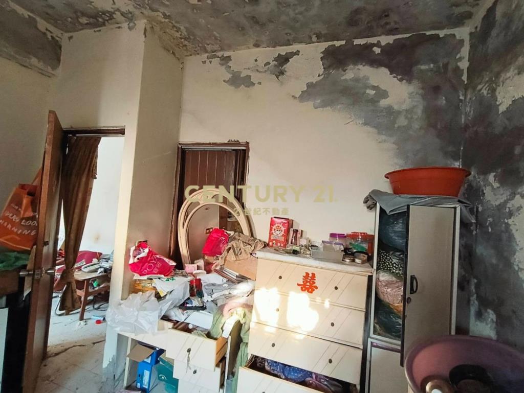 龜山幸福社區低總價6房頂加公寓(需整理)