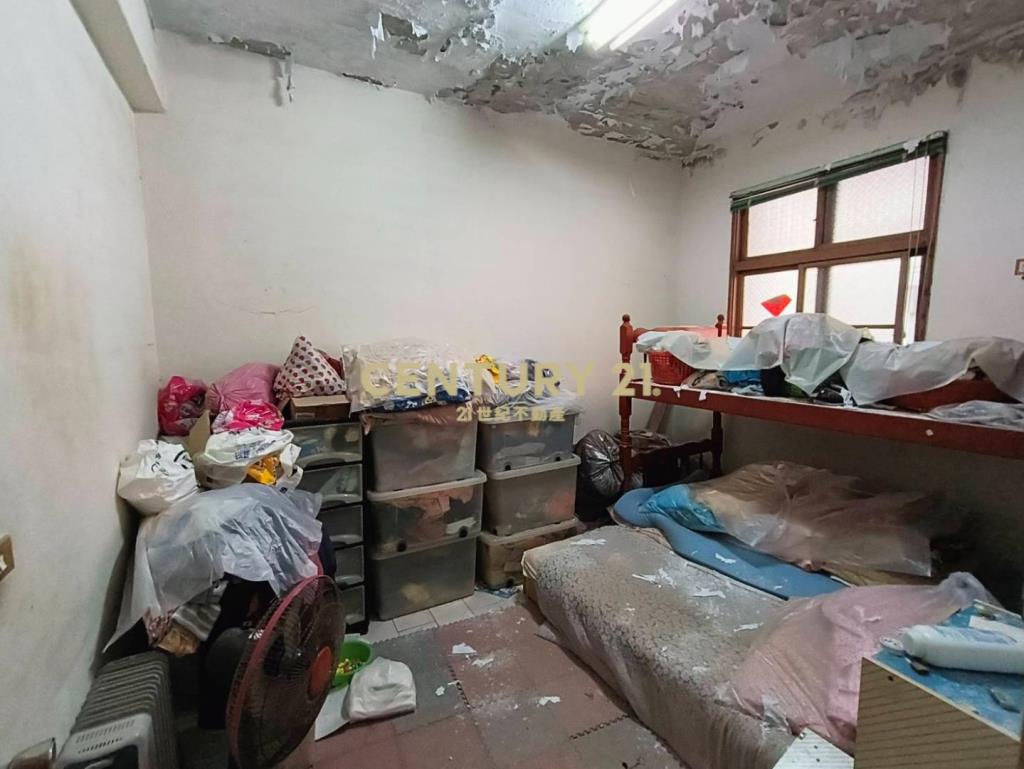 龜山幸福社區低總價6房頂加公寓(需整理)