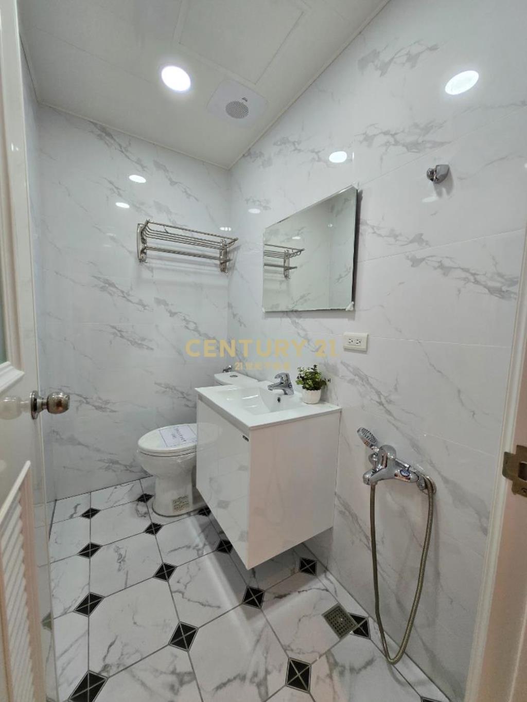 南崁學區美裝潢3房車｜敦煌大地