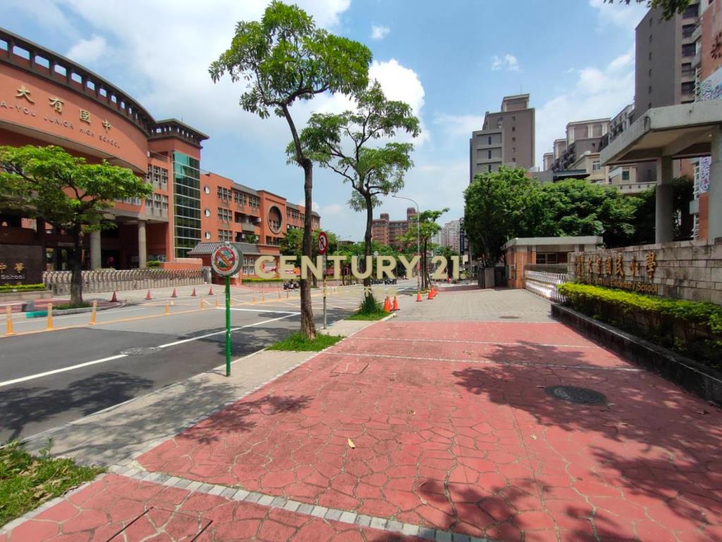 璟都劍橋三角窗景觀挑高收租店面(車位另購