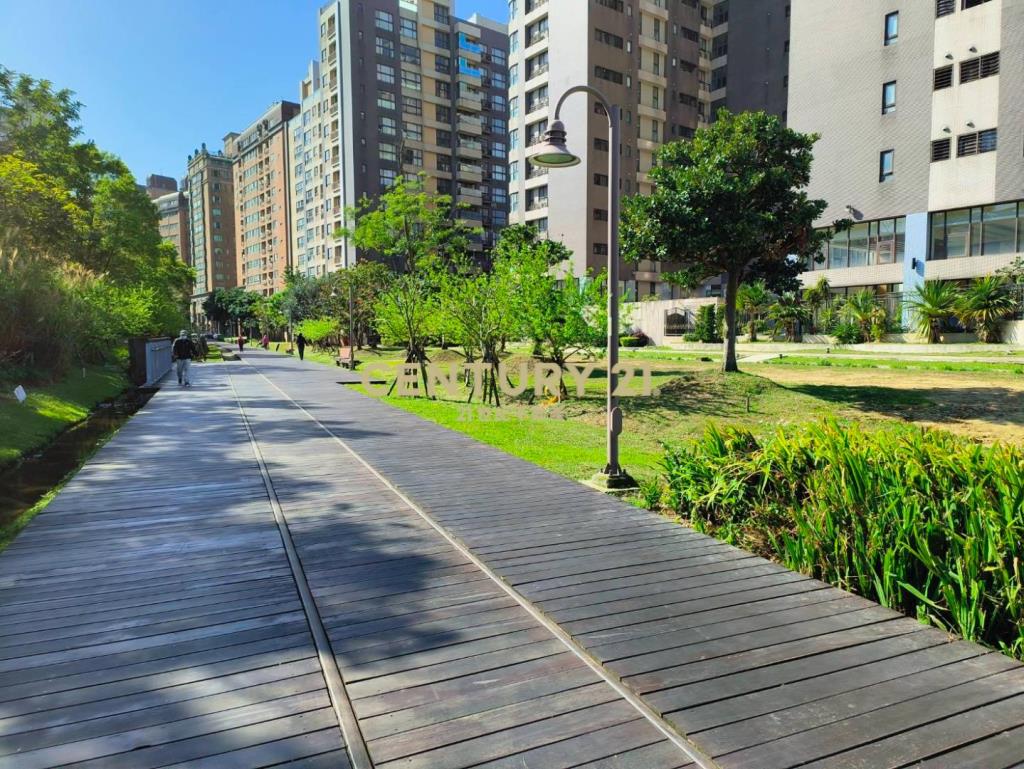 璟都劍橋三角窗景觀挑高收租店面(車位另購