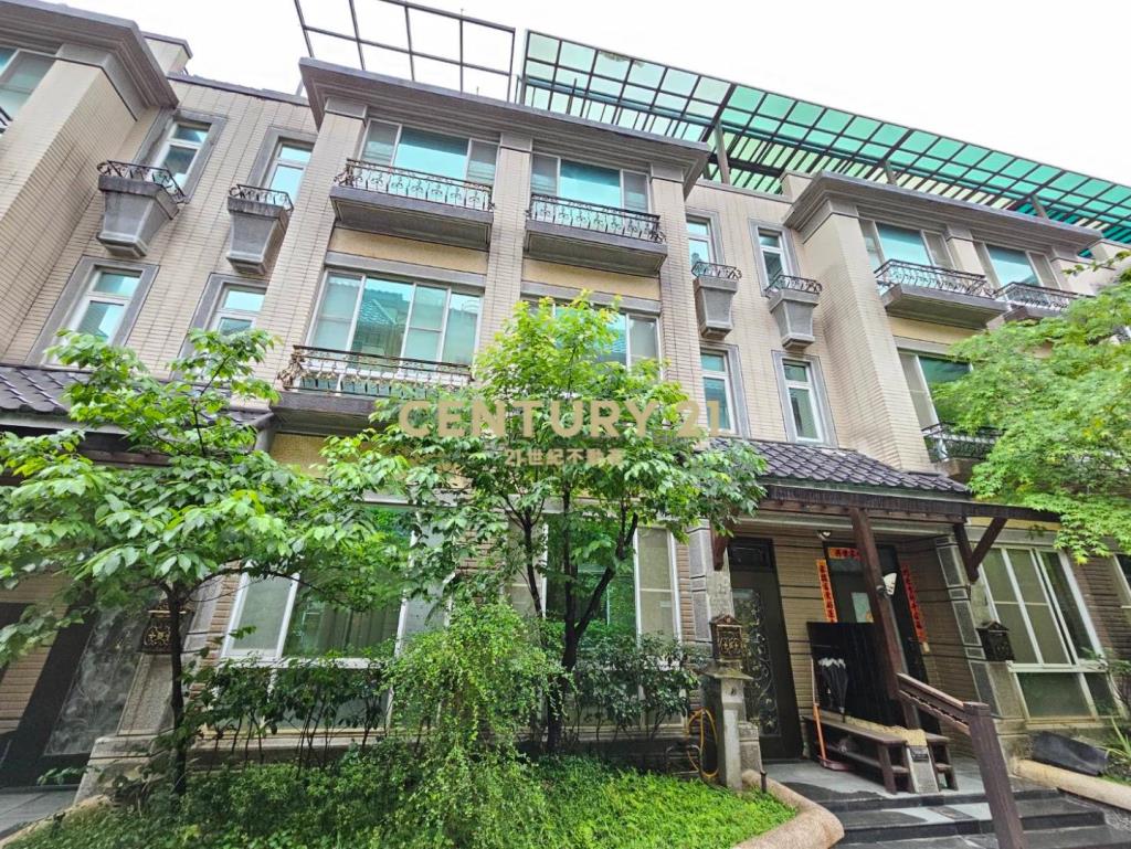 宜誠金品名師全新裝潢5房2車位別墅