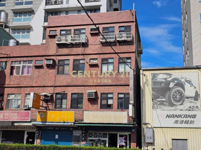 (專約)八里左岸收租2店面6套房雙併透天