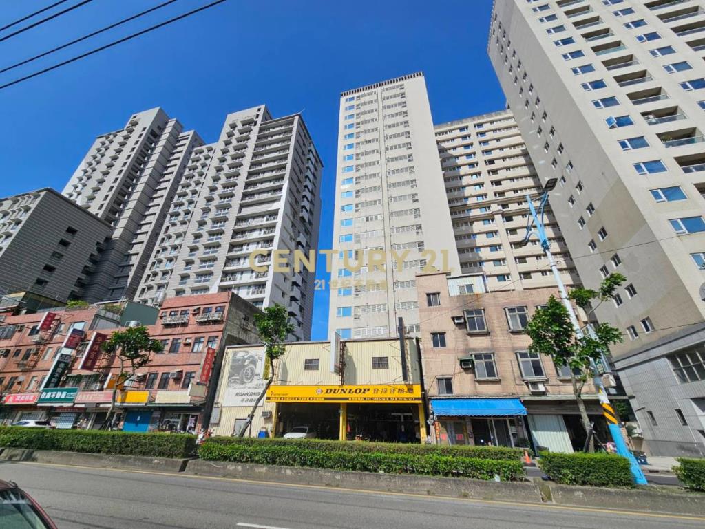 (專約)八里左岸收租2店面6套房雙併透天