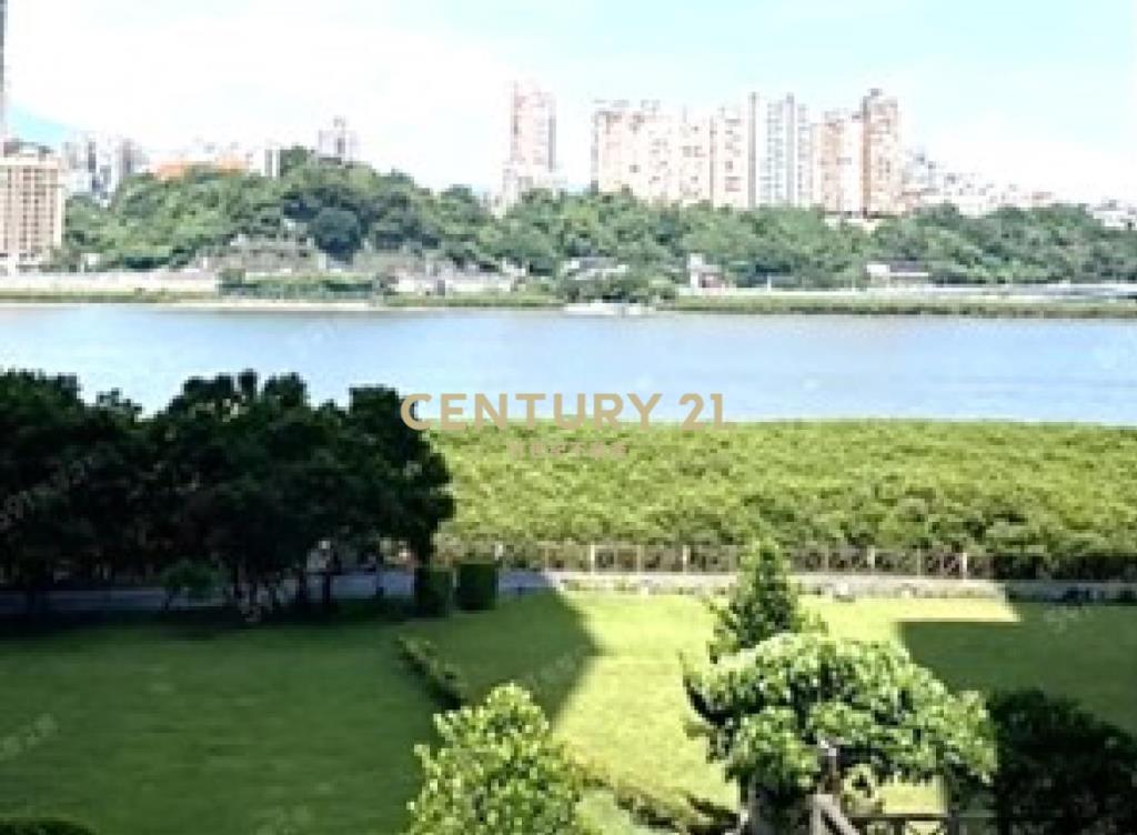 (專約)八里左岸收租2店面6套房雙併透天