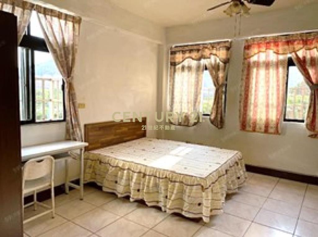 (專約)八里左岸收租2店面6套房雙併透天